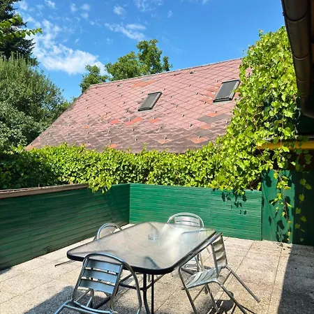 3-zimmer-stadtapartment Mit Terrasse Apartamento