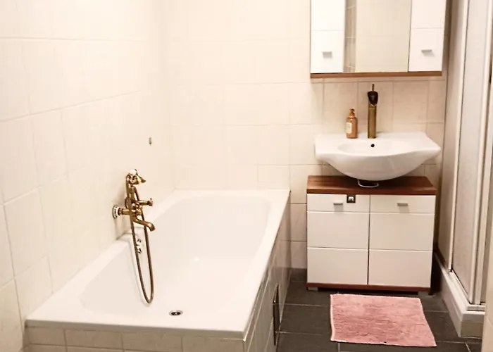 Apartament 3-zimmer-stadtapartment Mit Terrasse