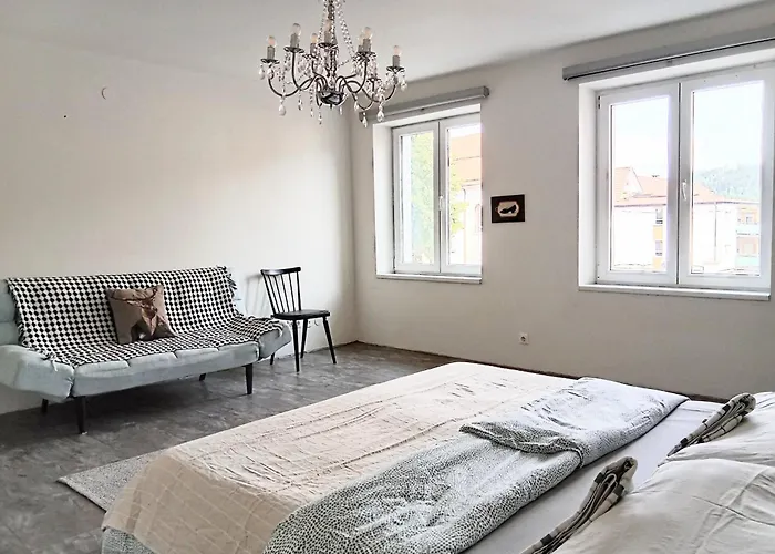 Apartament 3-zimmer-stadtapartment Mit Terrasse *