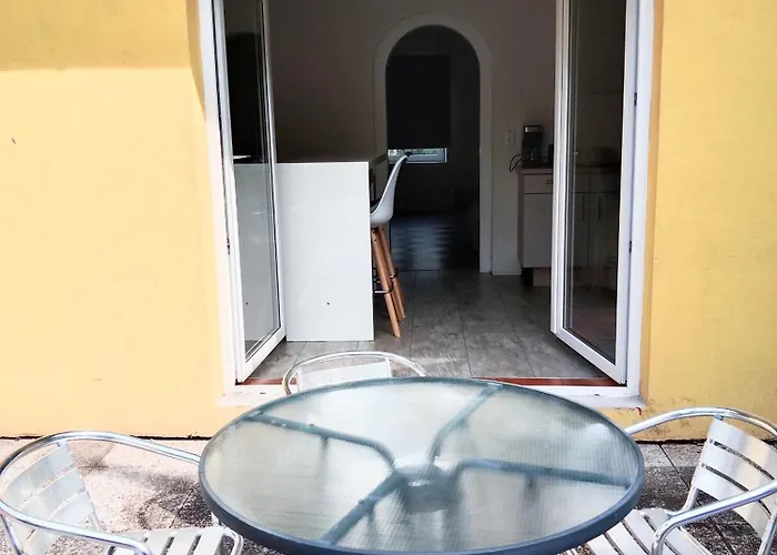 3-zimmer-stadtapartment Mit Terrasse *