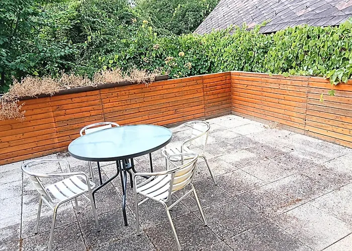 Apartament 3-zimmer-stadtapartment Mit Terrasse *